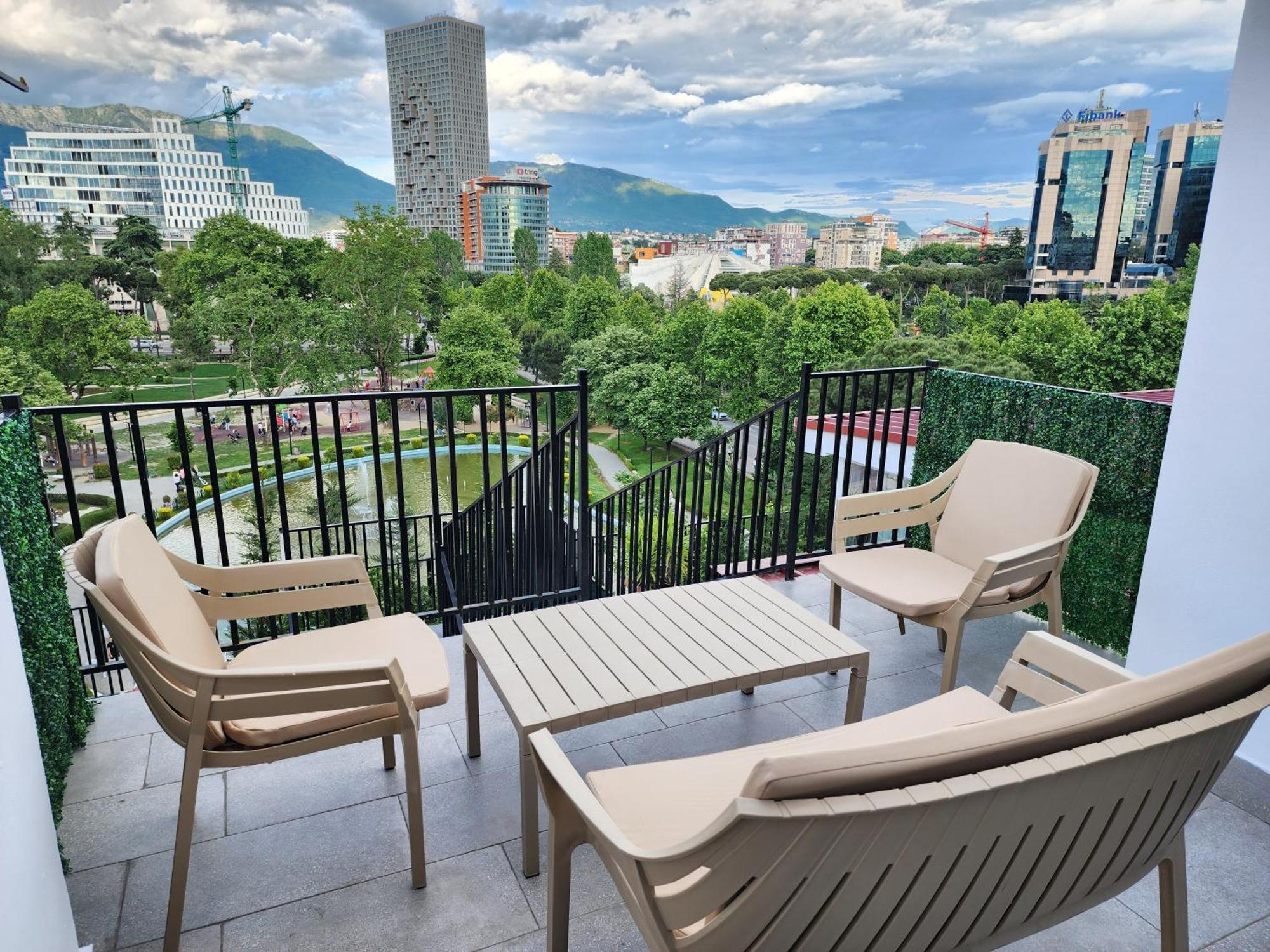 Tirana City Center Penthouse Oasis Εξωτερικό φωτογραφία